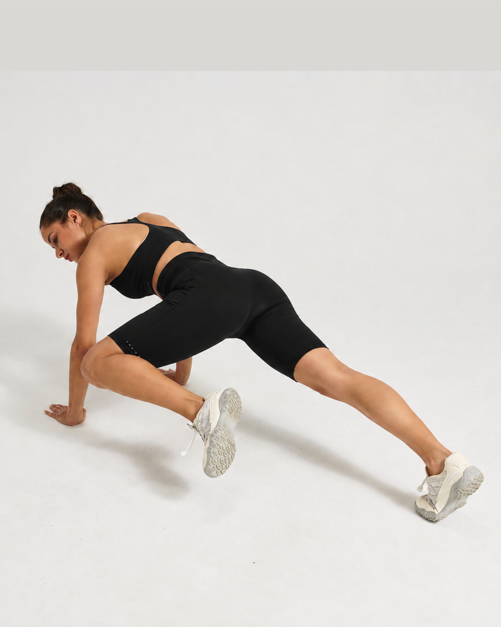 Hybrid Interval Short 5"